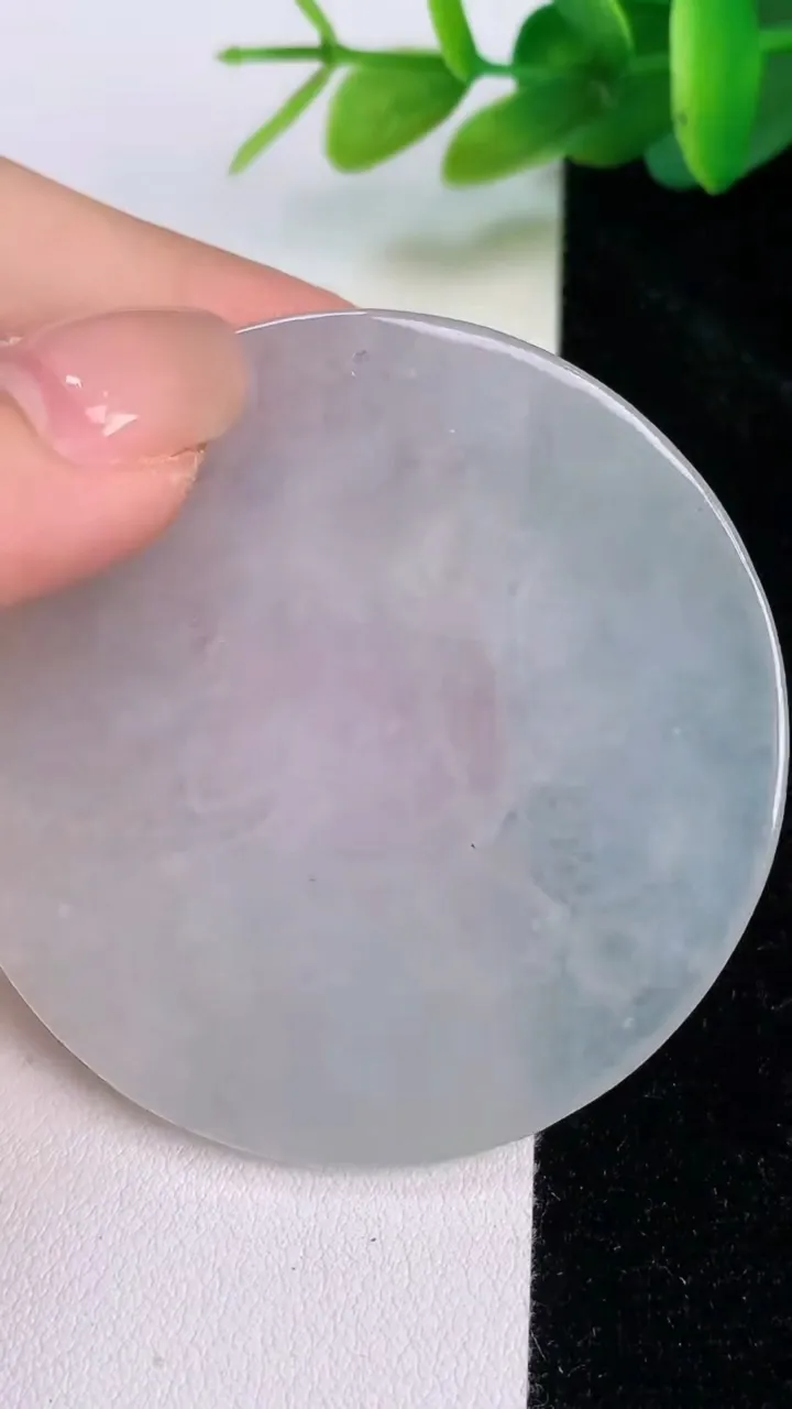 天然A货翡翠文殊菩萨吊坠，尺寸53.5-4.6，重量:26.80g
7月18日
