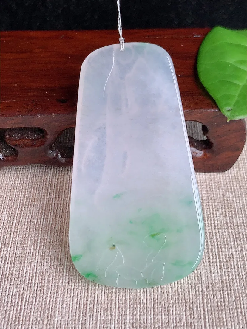 天然A货翡翠飘绿虚空藏菩萨吊坠尺寸62.2×33.3×5.5m量26.83g 0717