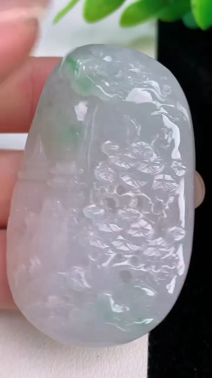 天然A货翡翠山水牌吊坠，尺寸54-32.7-11，重量:39.26g
7月18日