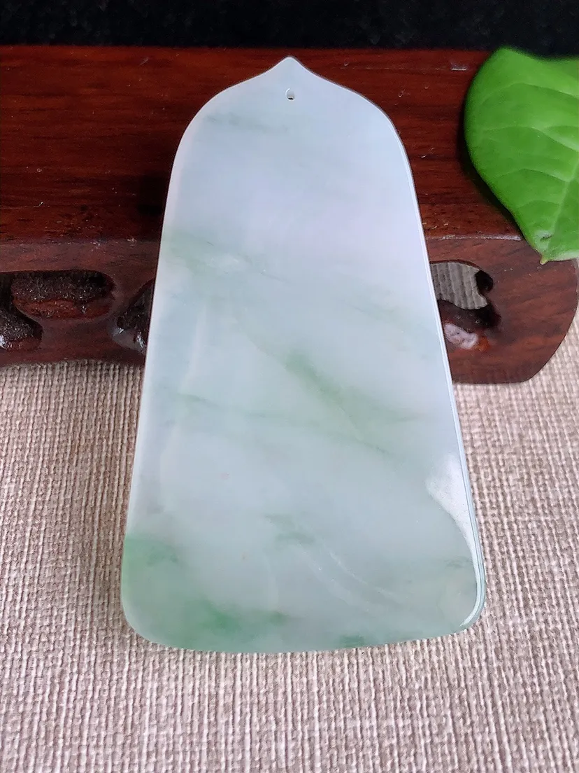 天然A货翡翠飘花大势至菩萨吊坠尺寸63.6×37.4×5.3m量28.30g 0717