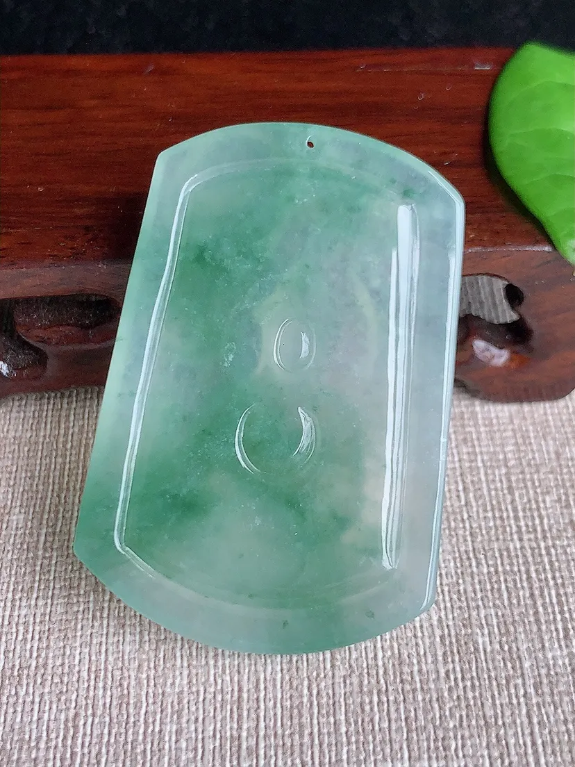 天然A货翡翠飘花普贤菩萨吊坠尺寸53.6×36.3×5.6m量24.05g 0717