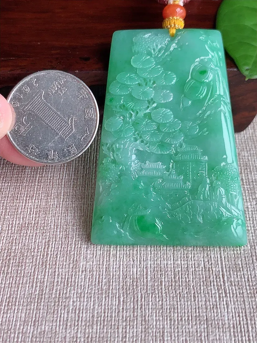 天然A货翡翠满绿意境山水牌吊坠 尺寸57.7×39.3×5.8m量38.26g 0717