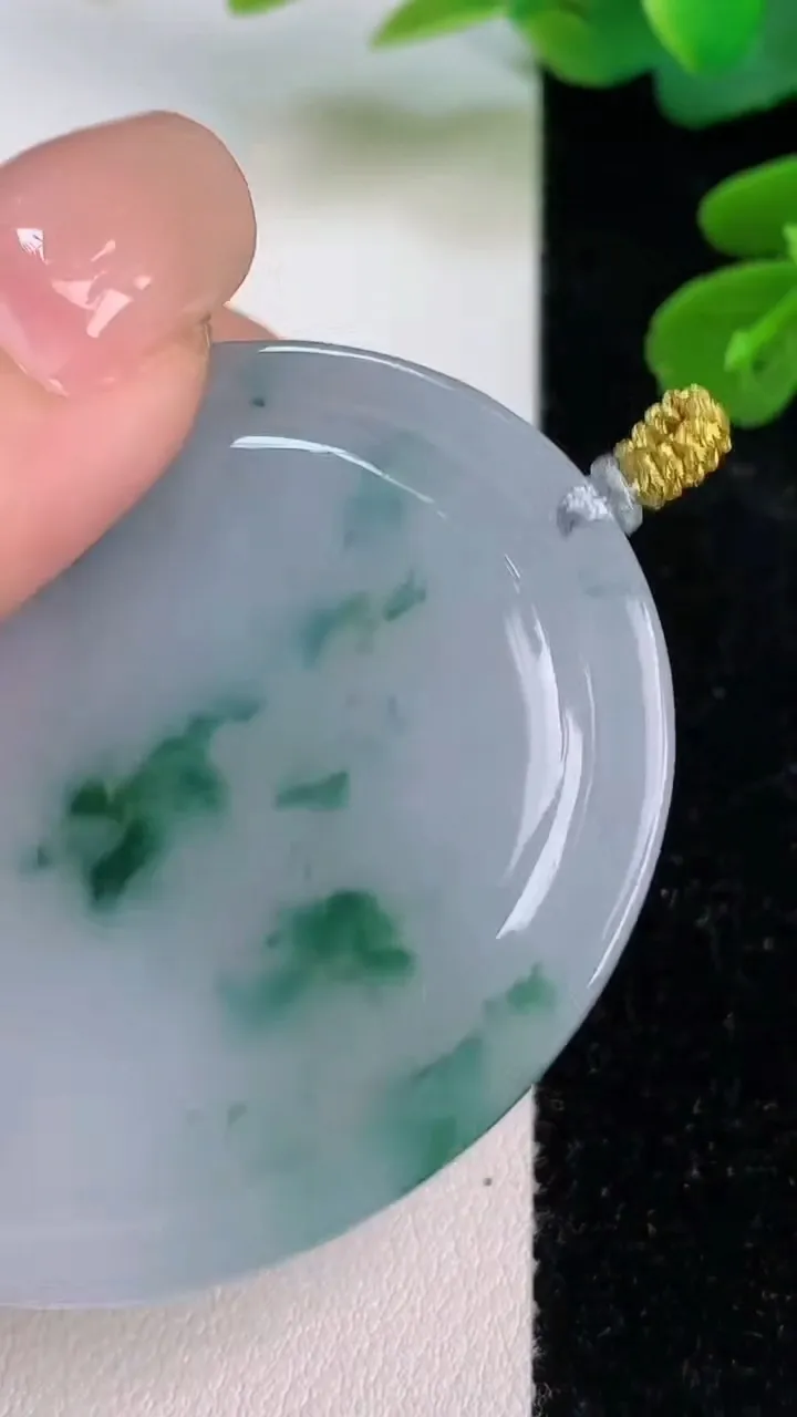天然A货翡翠飘花生肖猴吊坠，尺寸74.8-41-5.5，重量:21.41g
7月18日