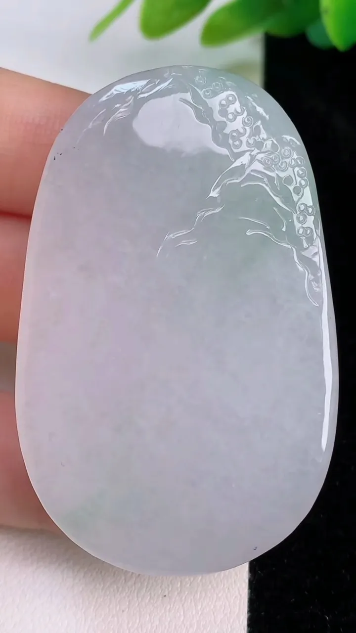 天然A货翡翠山水牌吊坠，尺寸54-32.7-11，重量:39.26g
7月18日