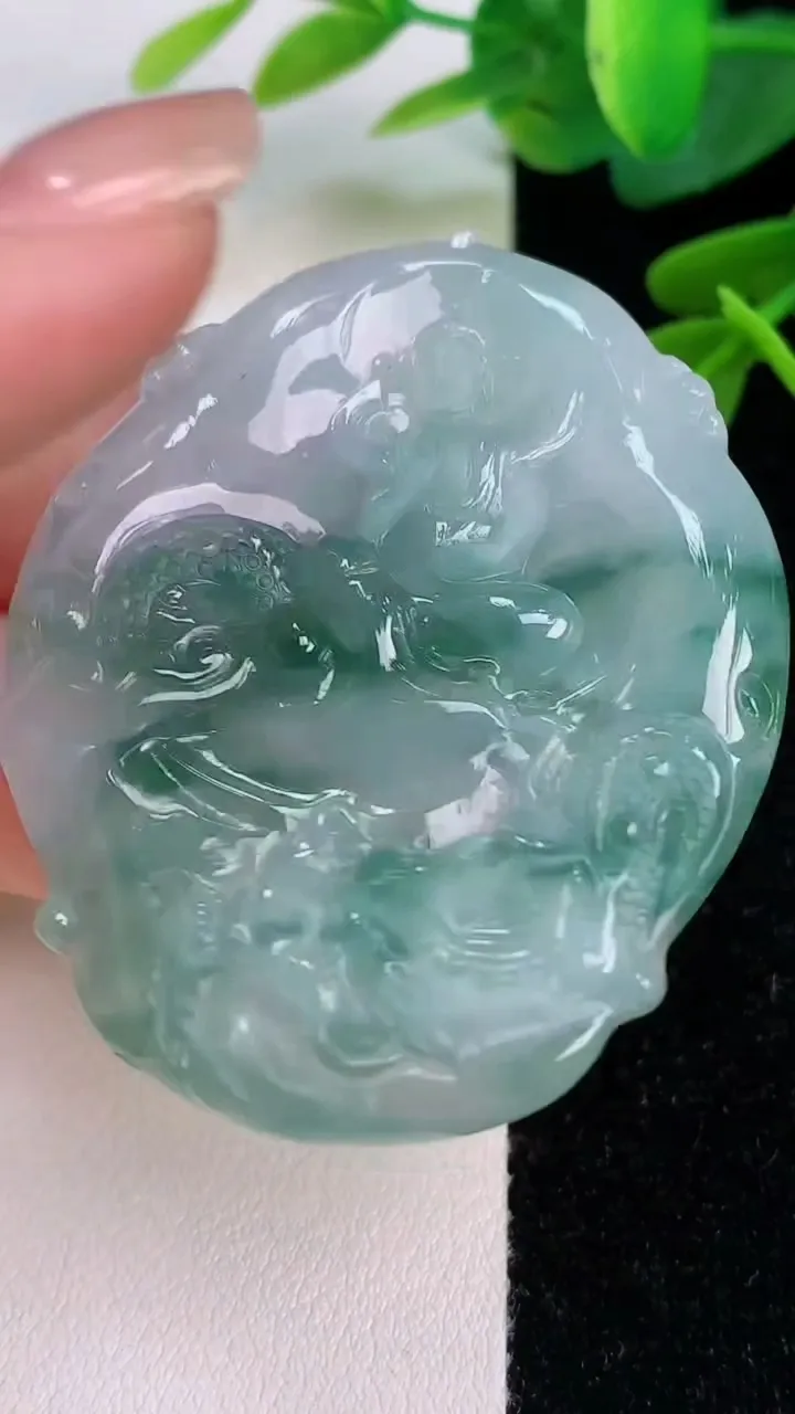 天然A货翡翠祥龙观音菩萨吊坠，尺寸51.7-42-5，重量:22.08g
7月18日