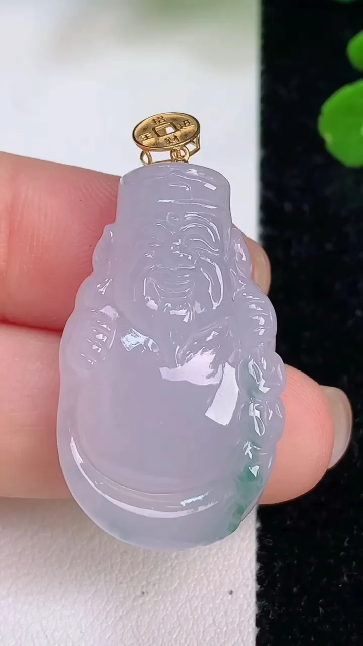 天然A货翡翠18k金飘花财神爷吊坠，尺寸33-18.7-7，重量:9.30g
7月18日