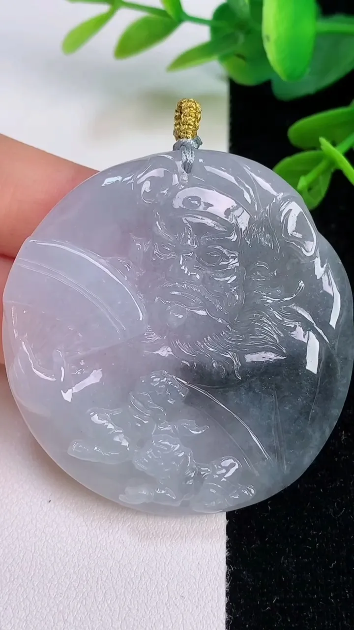 天然A货翡翠馗吊坠，尺寸50-48.3-7，重量:37.00g
7月18日