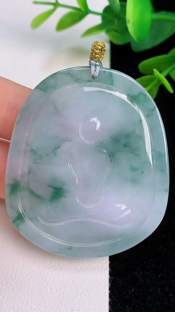 天然A货翡翠飘花虚空藏观音菩萨吊坠，尺寸42.4-45-4.7，重量:24.08g
7月18日