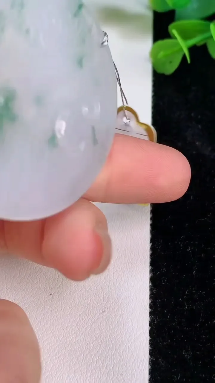 天然A货翡翠飘花普贤菩萨吊坠，尺寸49-41.6-5.2，重量:24.42g
7月18日