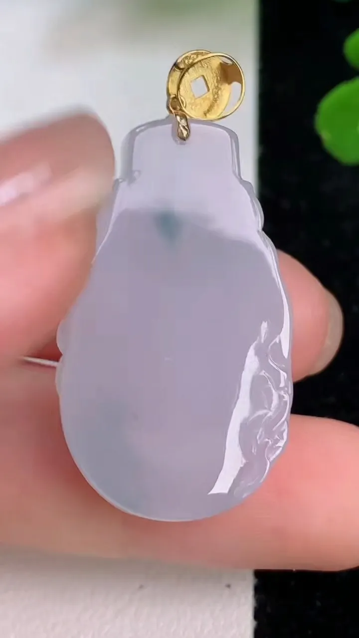 天然A货翡翠18k金飘花财神爷吊坠，尺寸33-18.7-7，重量:9.30g
7月18日