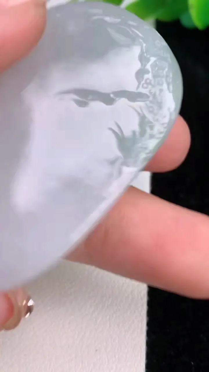 天然A货翡翠山水牌吊坠，尺寸54-32.7-11，重量:39.26g
7月18日