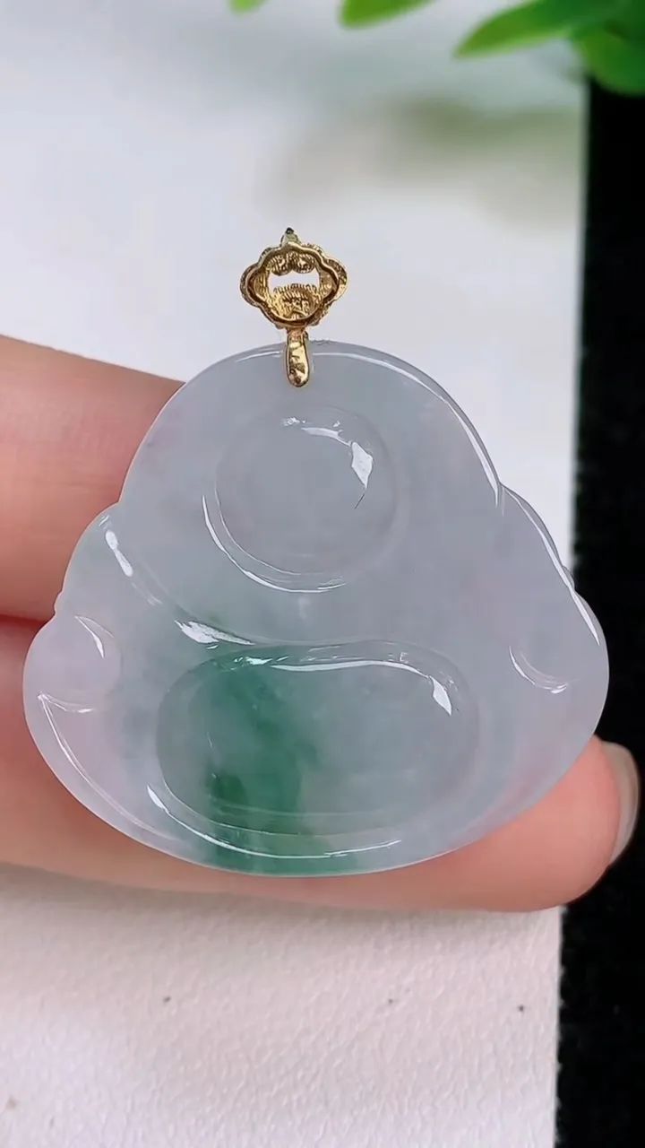 天然A货翡翠18k金飘花佛公吊坠，尺寸30-32.5-5.7，重量:9.36g
7月18日