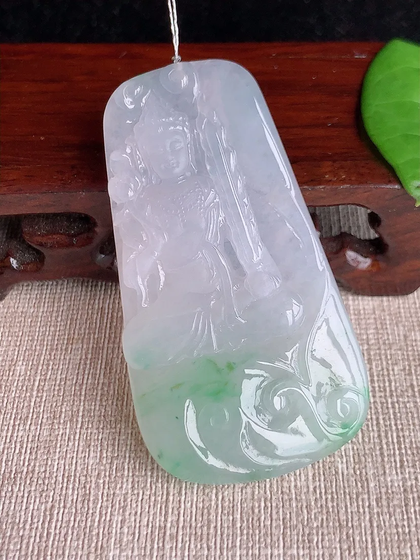 天然A货翡翠飘绿虚空藏菩萨吊坠尺寸62.2×33.3×5.5m量26.83g 0717