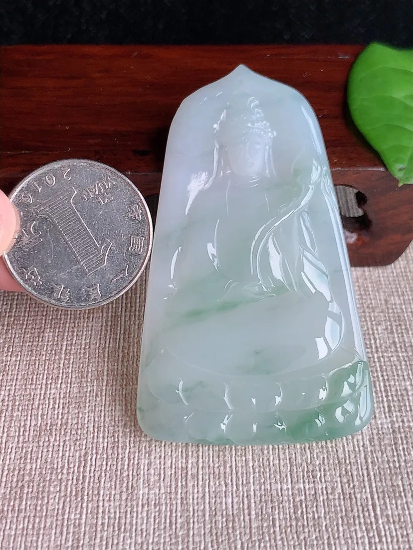 天然A货翡翠飘花大势至菩萨吊坠尺寸63.6×37.4×5.3m量28.30g 0717