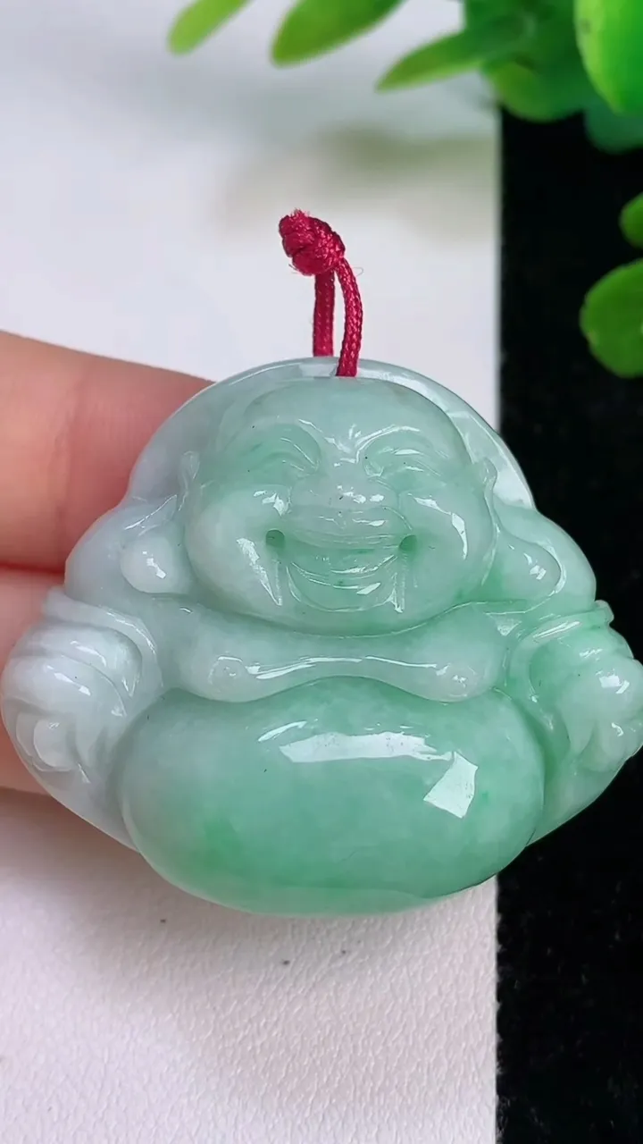 天然A货翡翠佛公吊坠，尺寸35.4-42-12.7，重量:28.70g
7月18日