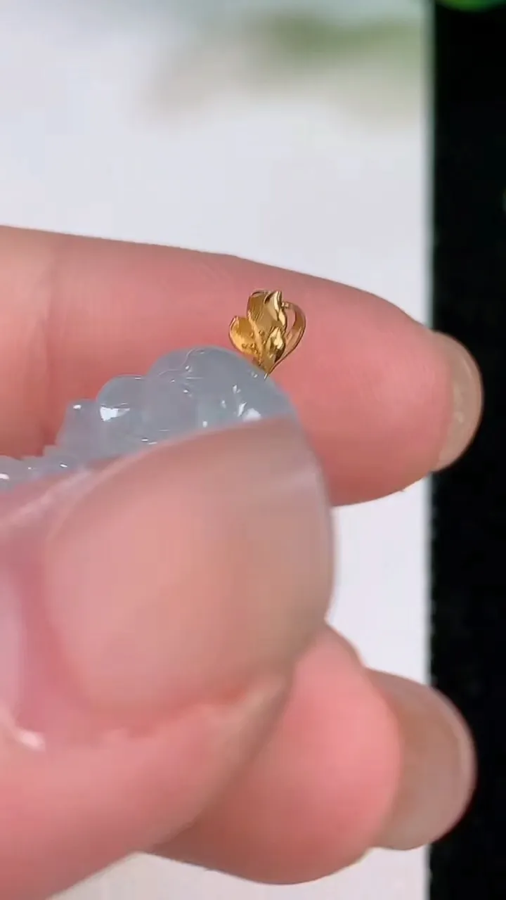 天然A货翡翠佛公吊坠，尺寸19-23-6，重量:3.89g
7月18日