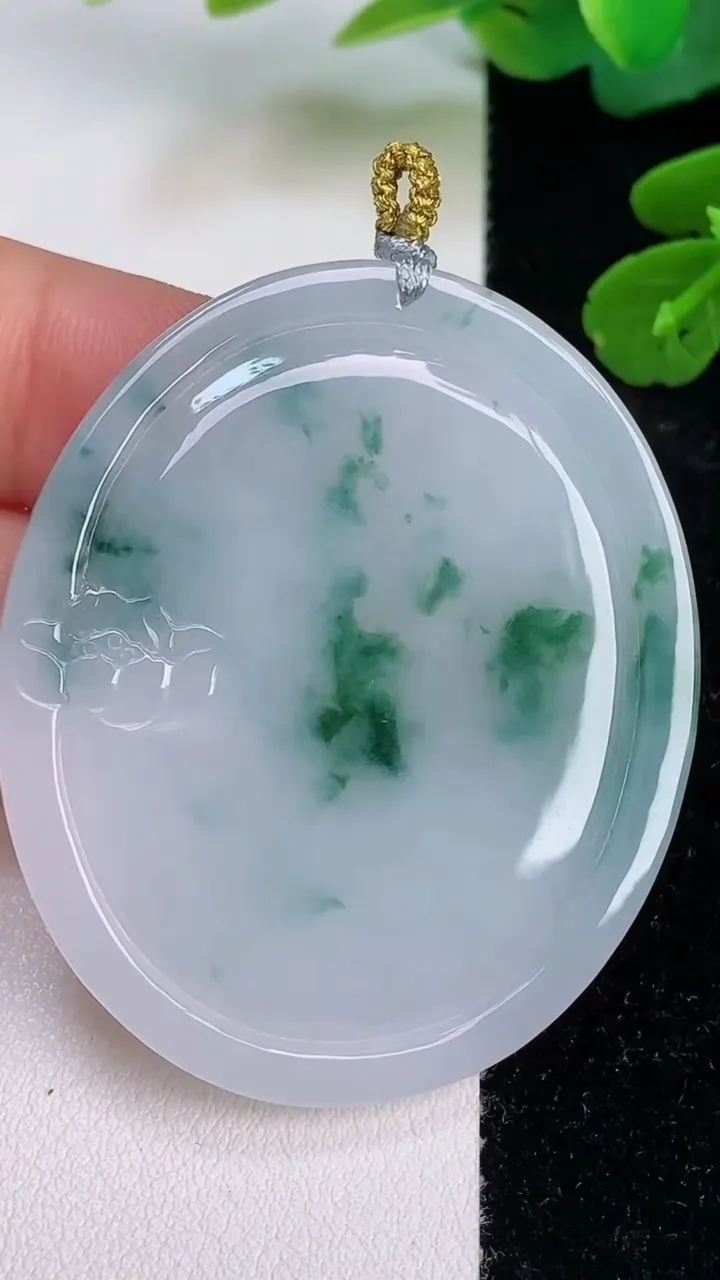 天然A货翡翠飘花生肖猴吊坠，尺寸74.8-41-5.5，重量:21.41g
7月18日