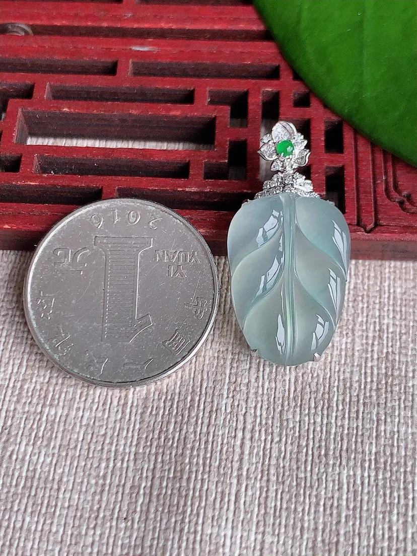 天然A货翡翠18K金伴晴水叶子金枝玉叶吊坠尺寸31.5×21.5×15.2×5.6m量3.15g 0717