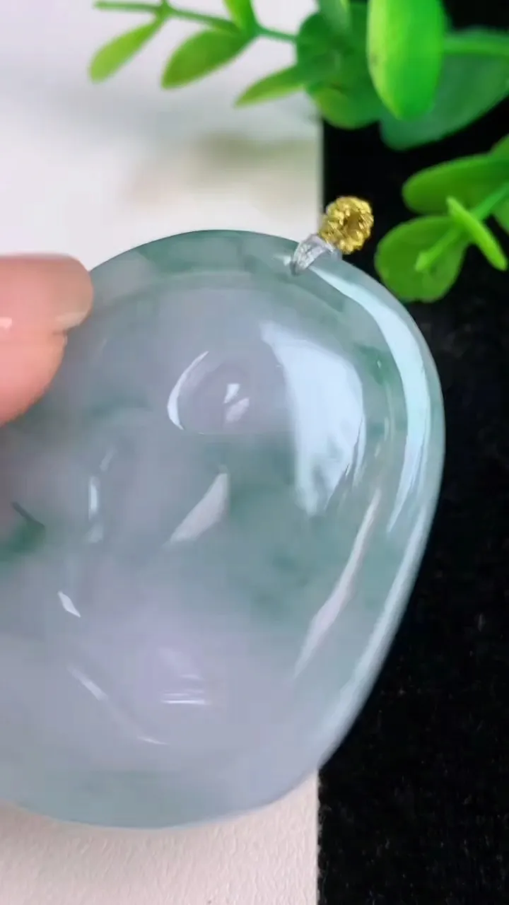 天然A货翡翠飘花虚空藏观音菩萨吊坠，尺寸42.4-45-4.7，重量:24.08g
7月18日