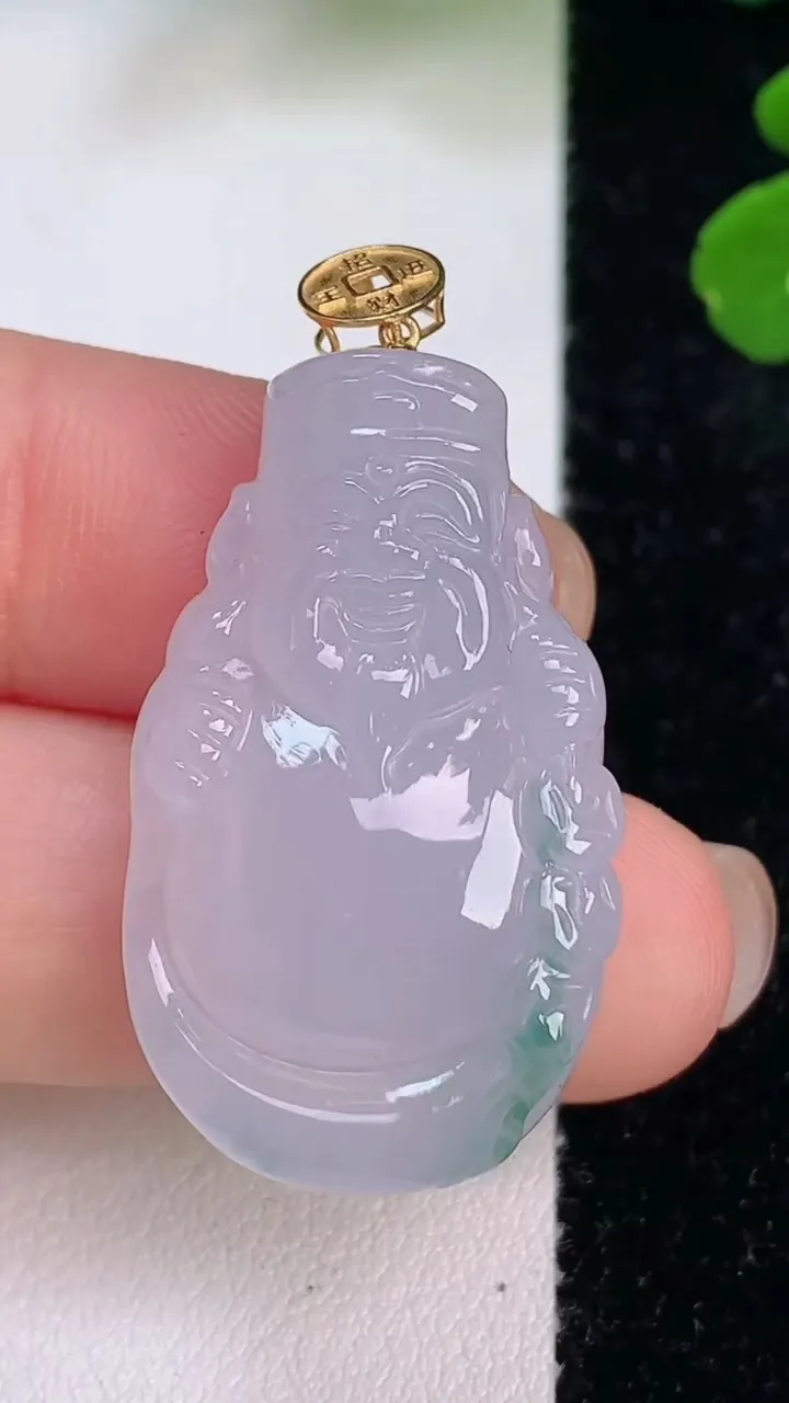 天然A货翡翠18k金飘花财神爷吊坠，尺寸33-18.7-7，重量:9.30g
7月18日