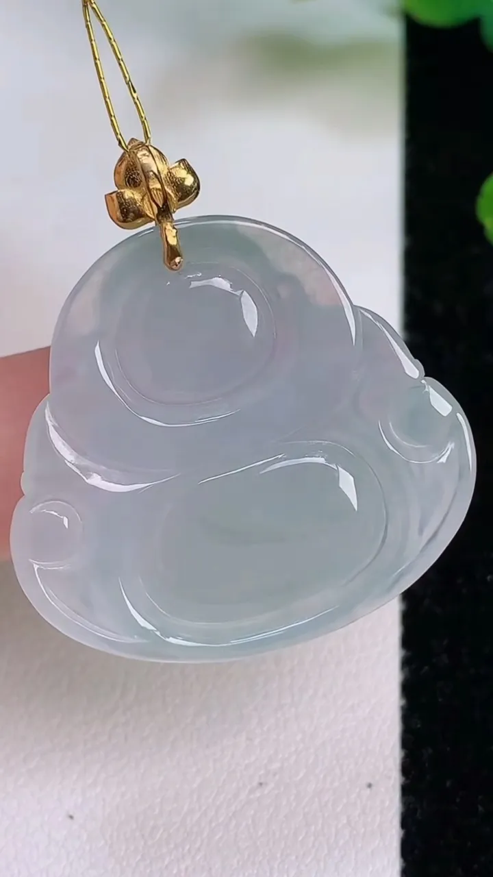 天然A货翡翠18k金飘花佛公吊坠，尺寸29.6-31.6-5.7，重量:7.88g
7月18日