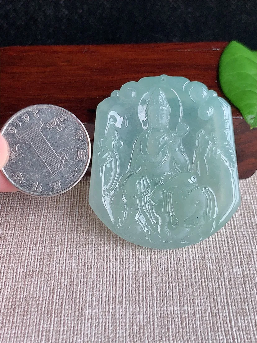 天然A货翡翠晴水普贤菩萨吊坠尺寸47×41×4.7m量20.90g 0718
