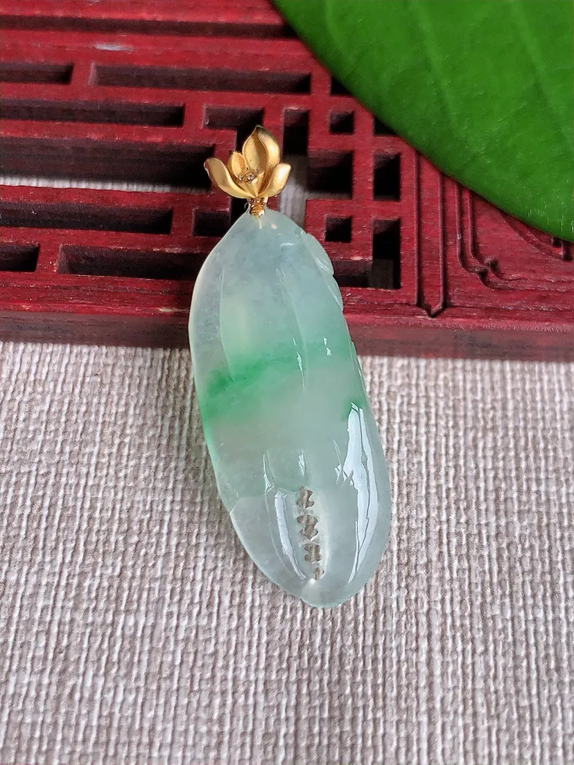 天然A货翡翠18K飘绿八方来财吊坠尺寸40.8×34×13.8×6m量5.94g 0718