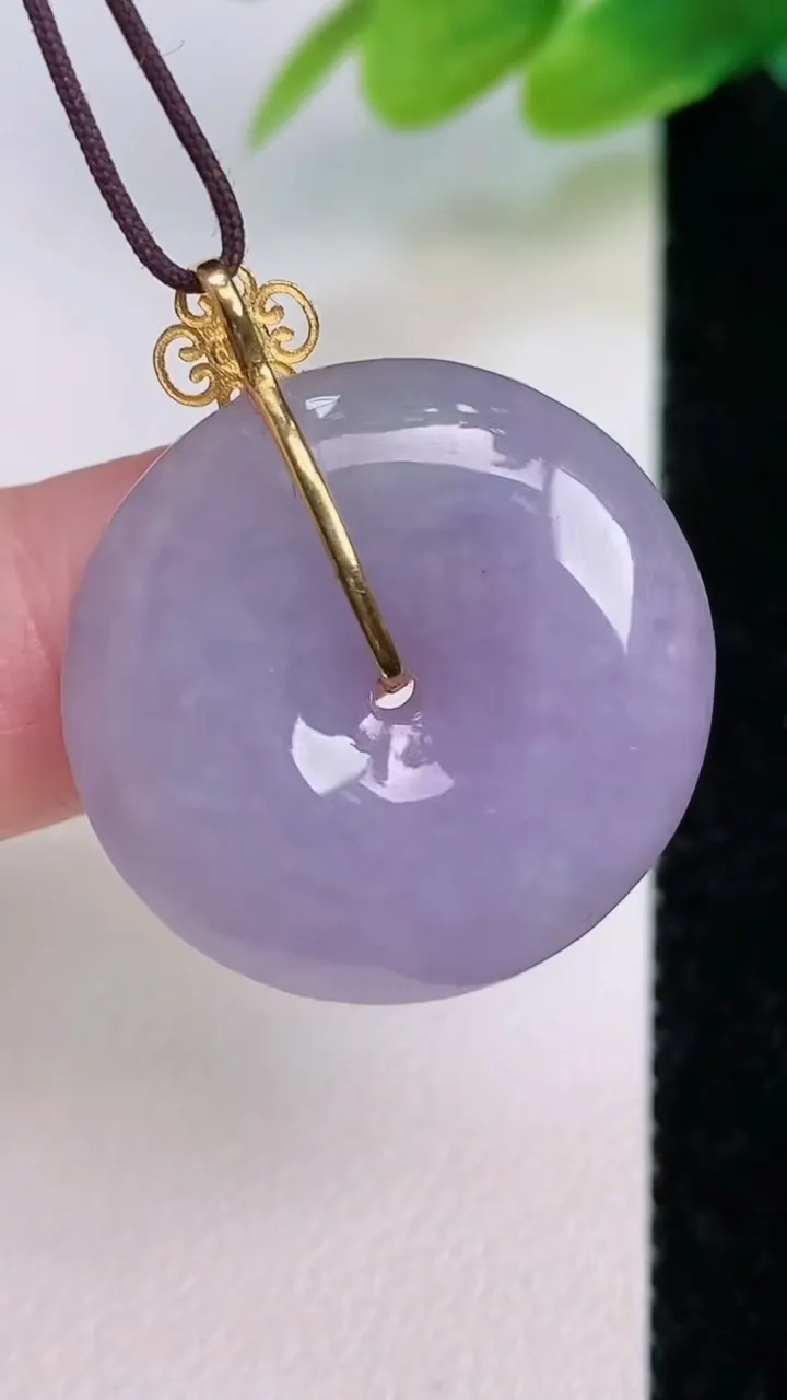 天然A货翡翠18k金紫罗兰平安扣吊坠，尺寸24.5-5.6，重量:6.98g
7月19日