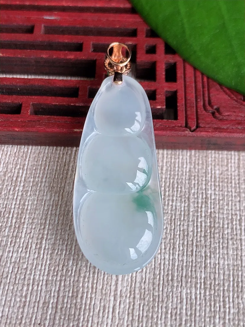 天然A货翡翠18K飘花四季豆福豆平安豆吊坠尺寸46.4×38.4×16.3×6m量7.04g 071