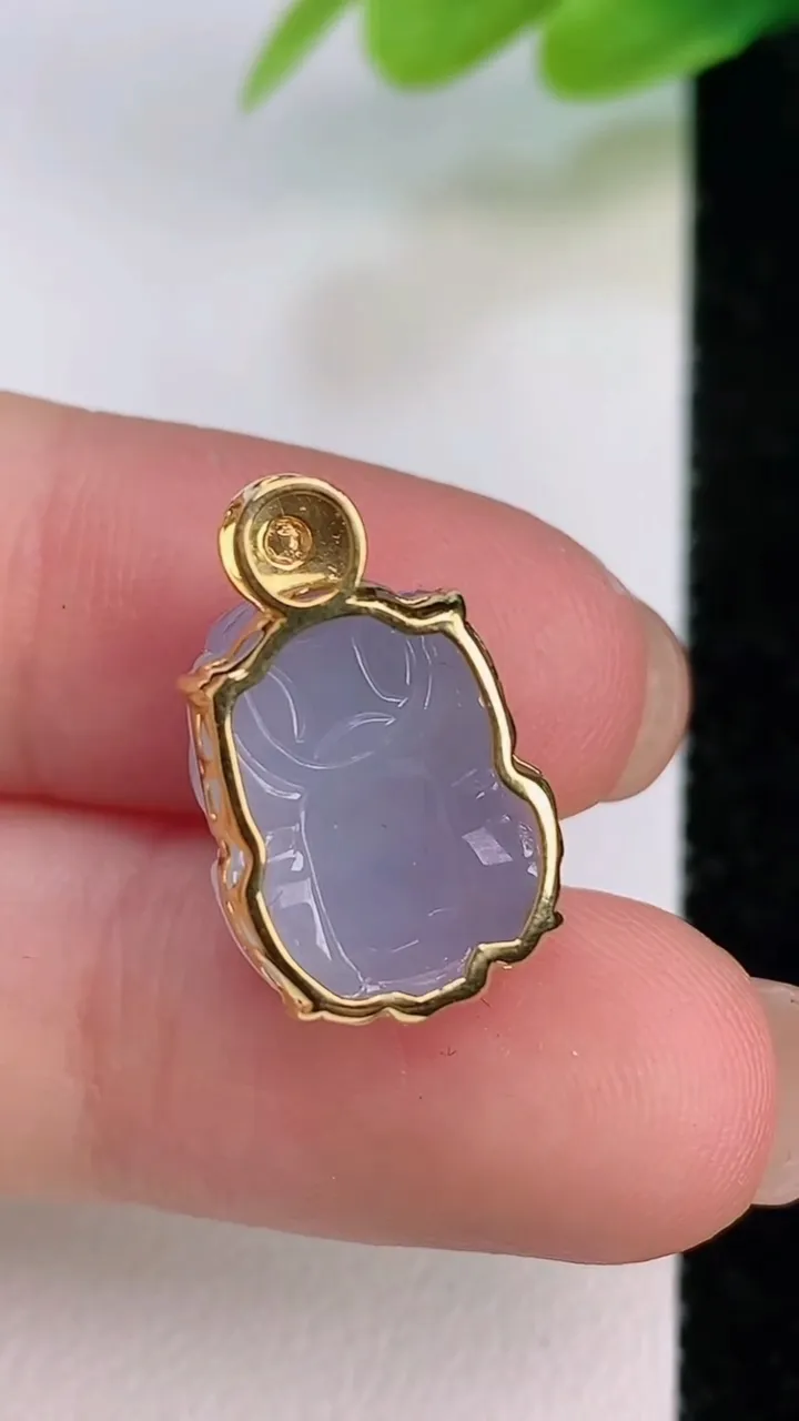 天然A货翡翠18k金紫罗兰貔貅吊坠，尺寸15-11.6-10.4，重量:3.32g
7月19日