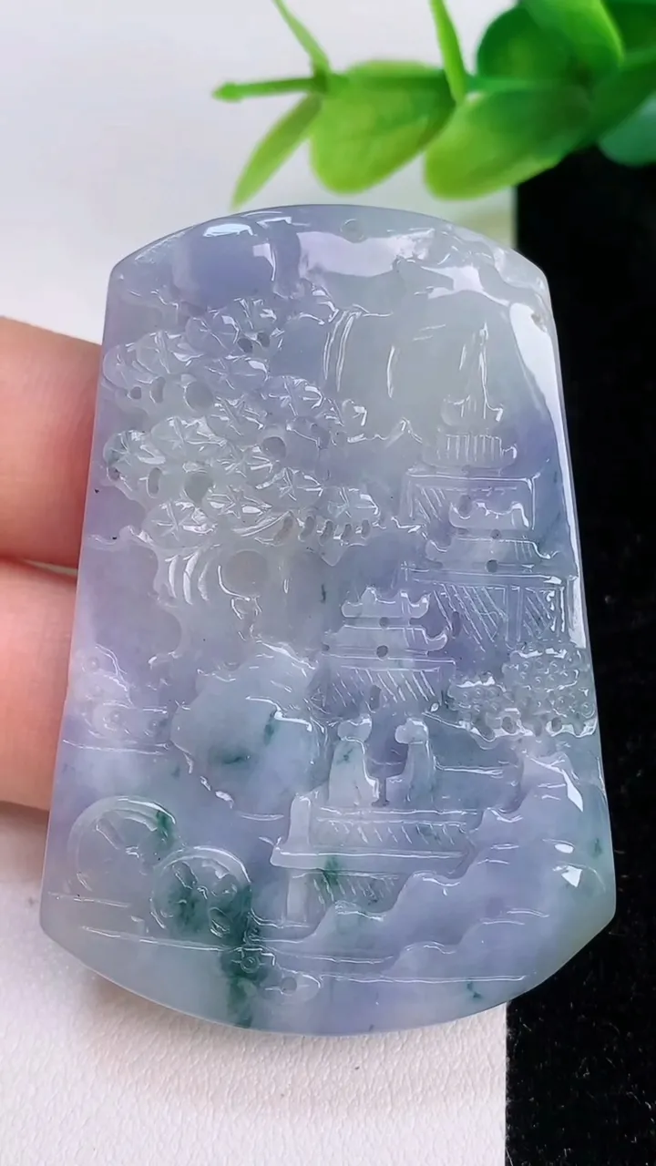 天然A货翡翠牌吊坠，尺寸53-36.3-5，重量:24.46g
7月19日