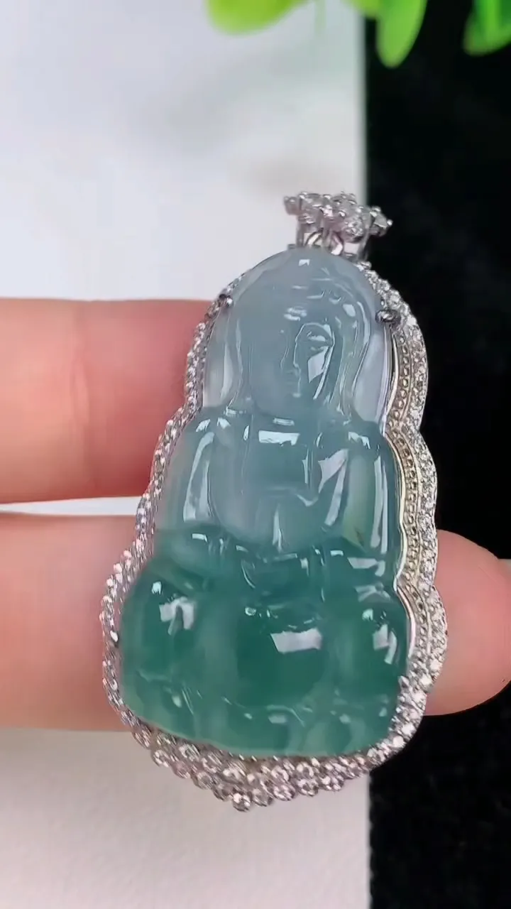 天然A货翡翠925银蓝水观音菩萨吊坠，尺寸35-19.5，重:7.53g
7月19日