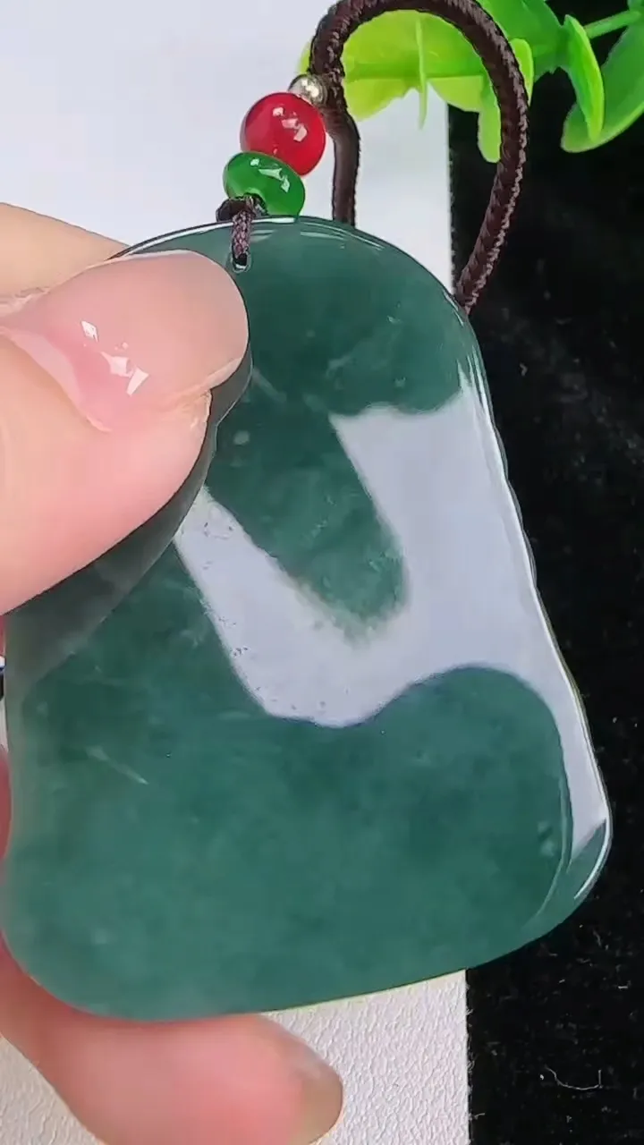 天然A货翡翠蓝水双彩普贤菩萨吊坠，尺寸 57.5-38.5-5.4，重:22.31g
7月19日