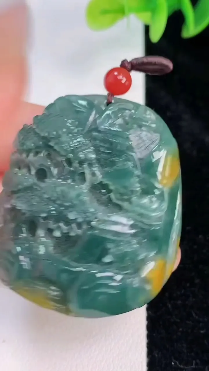 天然A货翡翠蓝水双彩山水牌吊坠，尺寸45-39-15.5，重:57.06g
7月19日