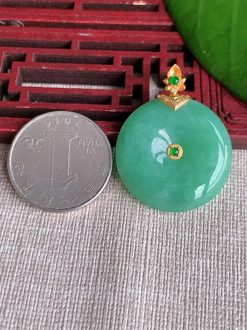 天然A货翡翠18K满绿平安扣吊坠尺寸34.4×27.2×5.7m量10.37g 0718