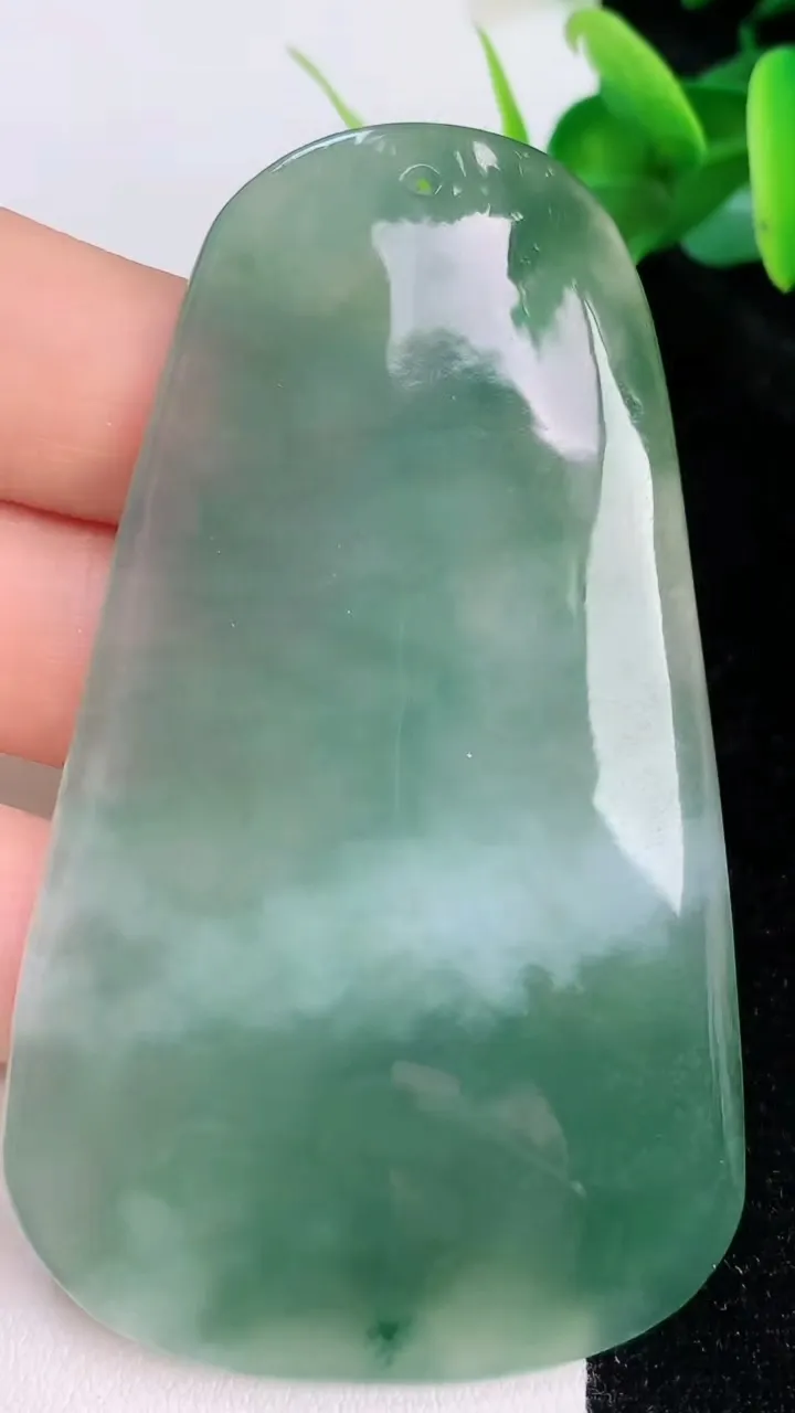 天然A货翡翠观音菩萨吊坠，尺寸42.6-43-8.2，重量:42.22g
7月19日