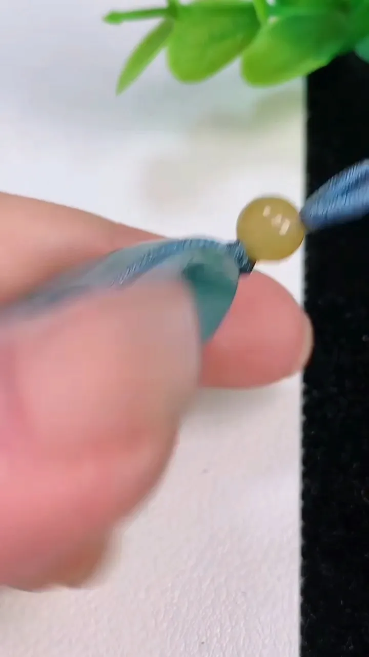 天然A货翡翠飘花平安扣吊坠，尺寸32.4-5.7，重量:12.84g
7月19日
