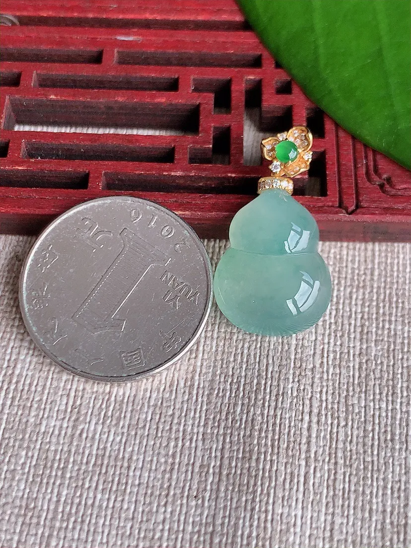 天然A货翡翠18K金伴晴水葫芦吊坠尺寸28.3×20.5×15.2×5.7m量4.13g 0718