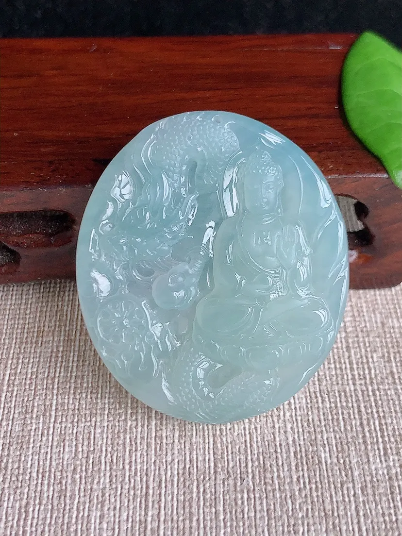 天然A货翡翠晴水大日如来吊坠尺寸44.3×39×5.2m量21.76g 0718