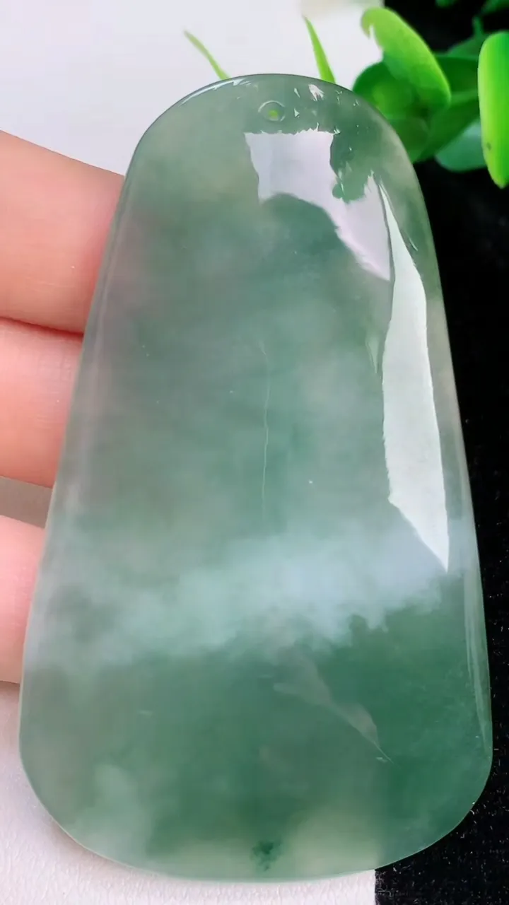 天然A货翡翠观音菩萨吊坠，尺寸42.6-43-8.2，重量:42.22g
7月19日