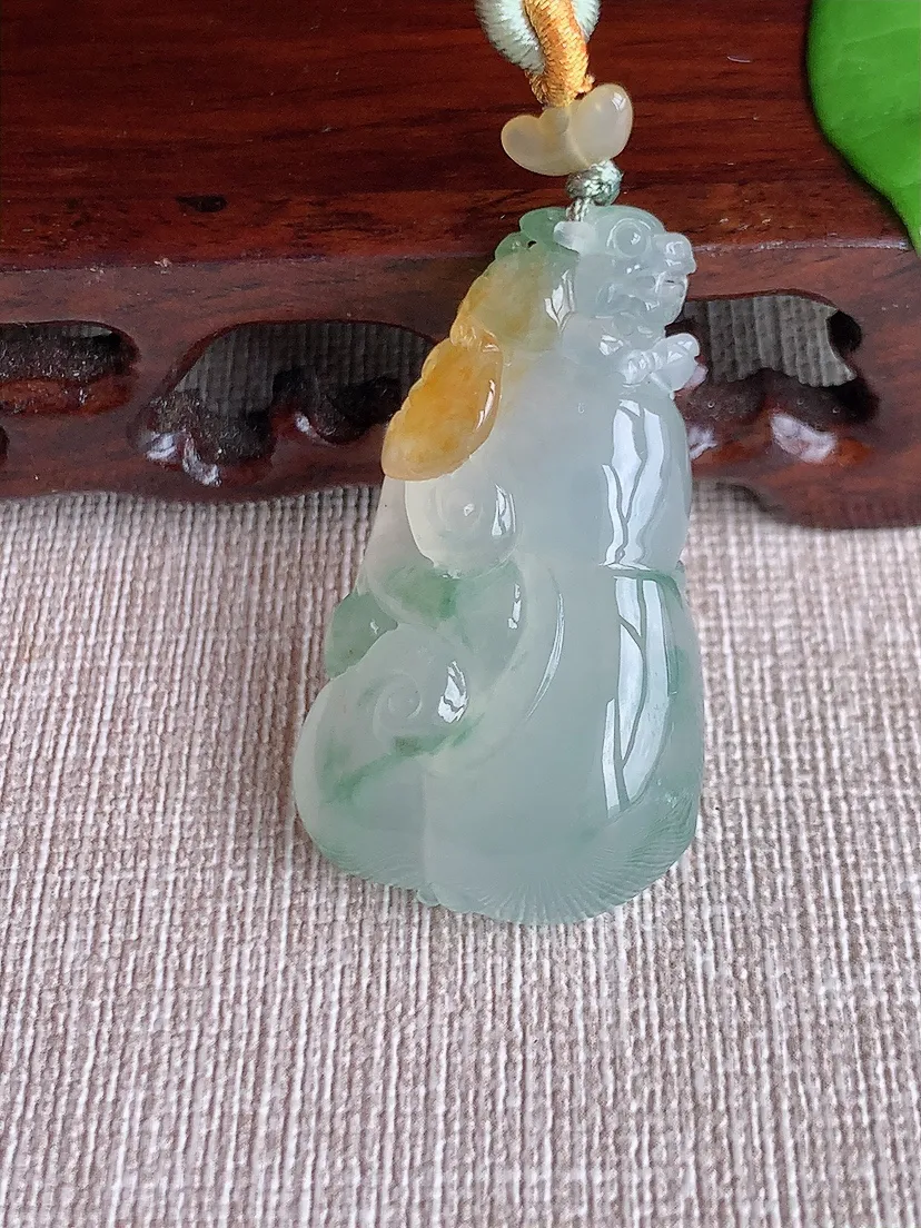 天然A货翡翠飘黄翡飘花如意吊坠尺寸40.5×23.7×9.5m量18.93g 0719