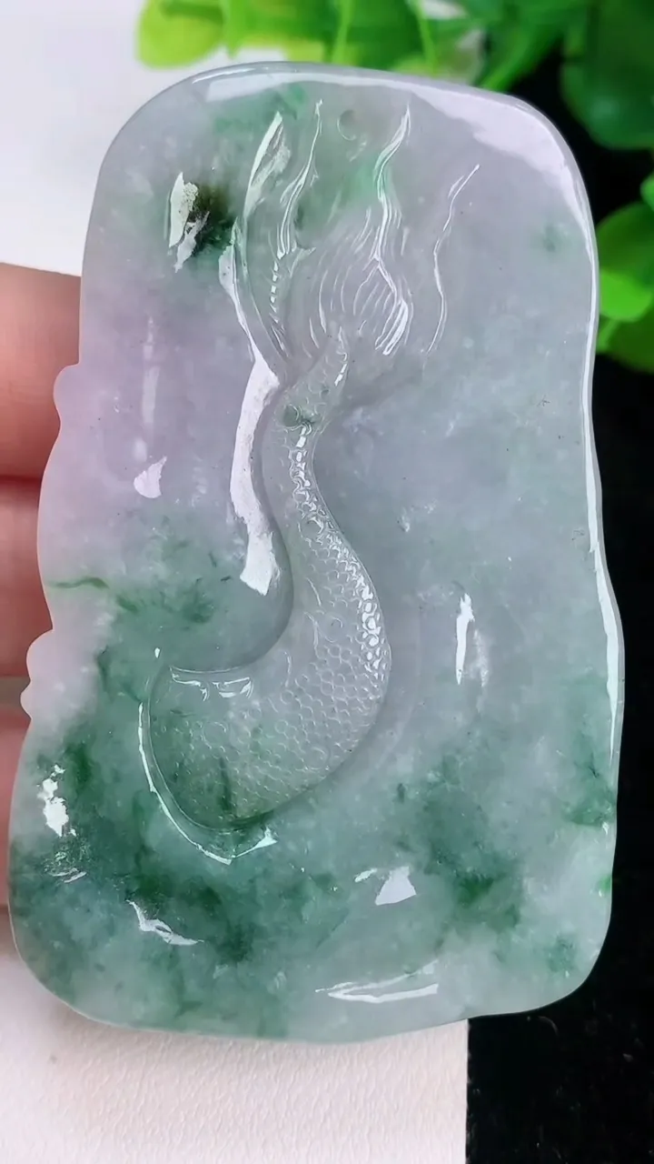 天然A货翡翠飘花祥龙观音菩萨吊坠，尺寸71-45-11，重:65.27g
7月20日
