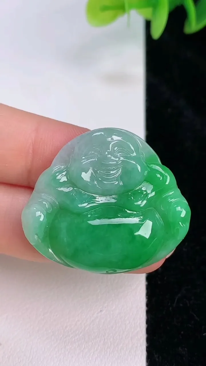 天然A货翡翠佛公吊坠，尺寸29.4-33.8-4.8，重量:7.71g
7月20日