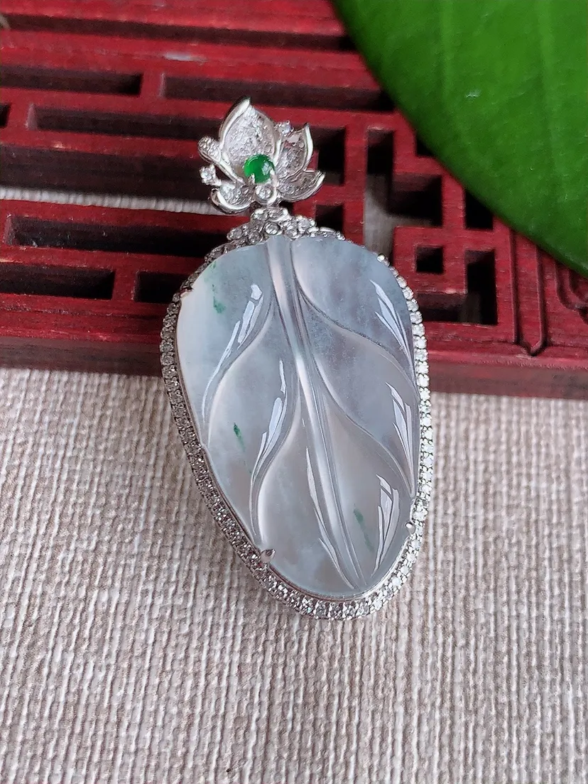 天然A货翡翠18K金伴飘花叶子金枝玉叶吊坠尺寸42×20.8×8.8裸石28×18m量7.43g 0719