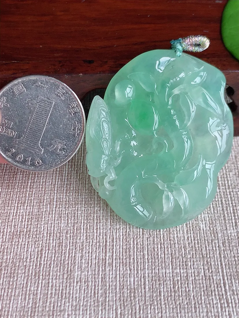 天然A货翡翠晴绿竹节节节高升一鸣惊人吊坠尺寸46.4×37.4×9.2m量25.68g 0719