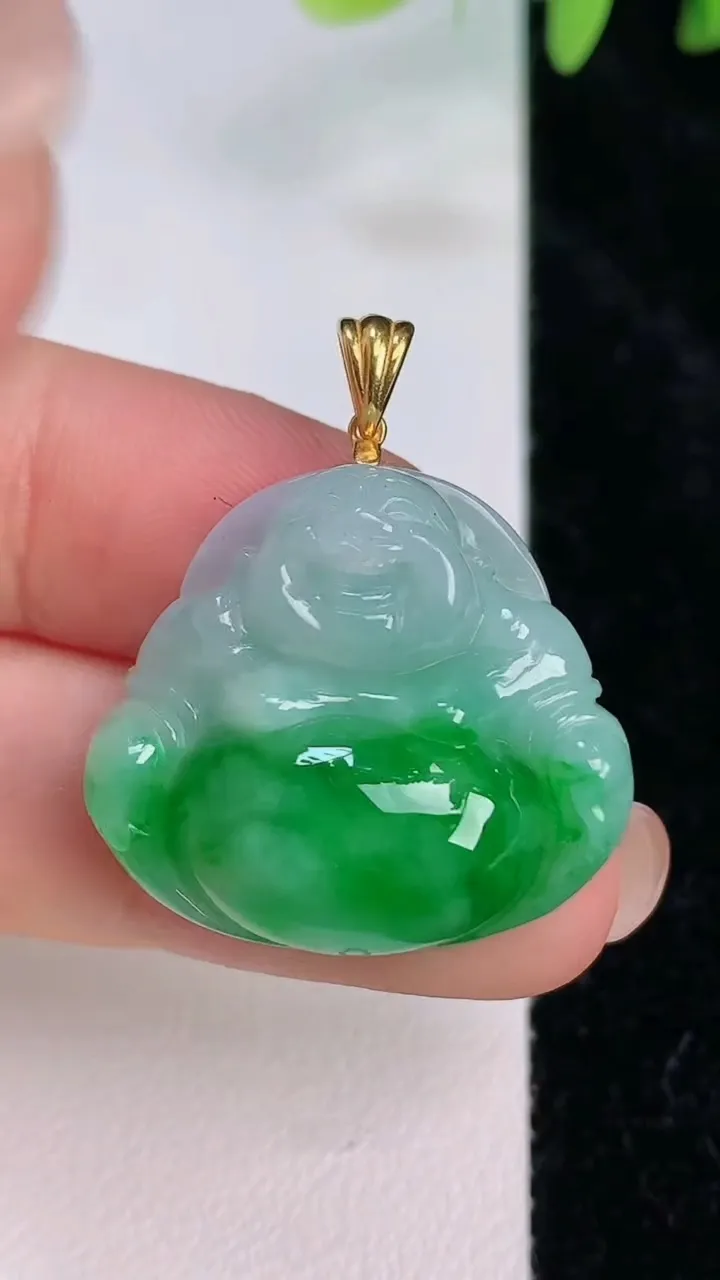 天然A货翡翠佛公吊坠，尺寸23.5-26-7.8，重量:8.00g
7月20日