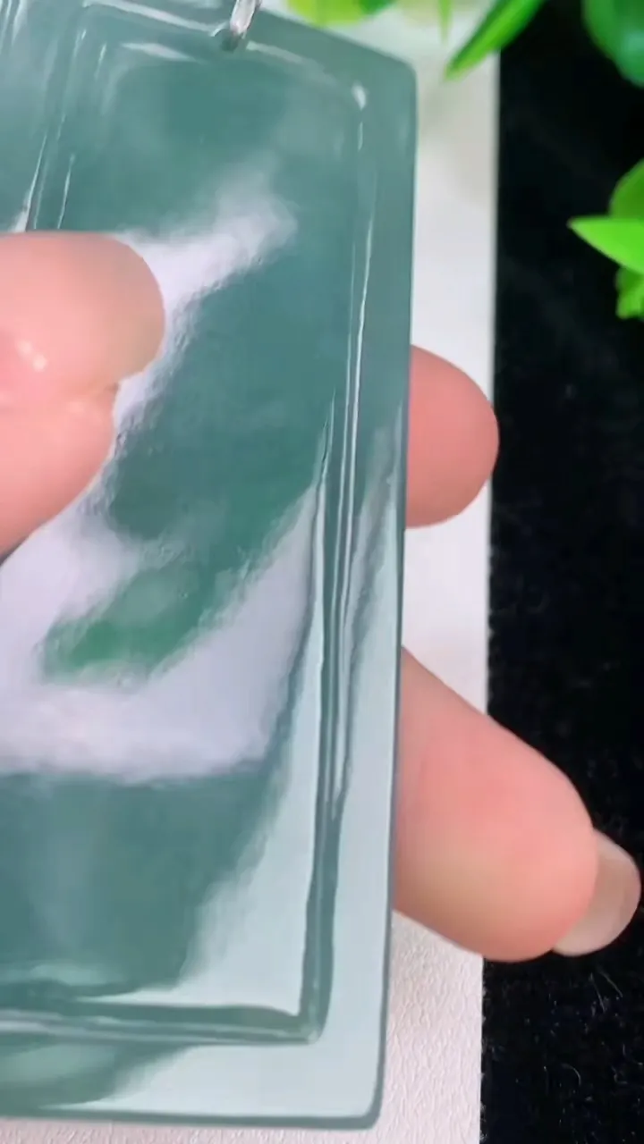 天然A货翡翠蓝水大势至观音菩萨吊坠，尺寸 68.5-34.8-7.5，重: 32.24g
7月20日