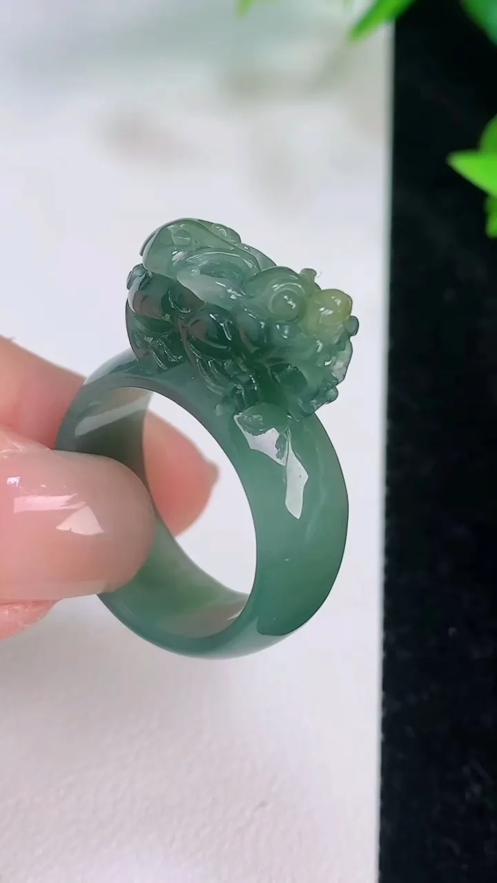 天然A货翡翠蓝水双彩貔貅指环扳指，尺寸19.3-33-25-10，重:7.72g2025年7月20日