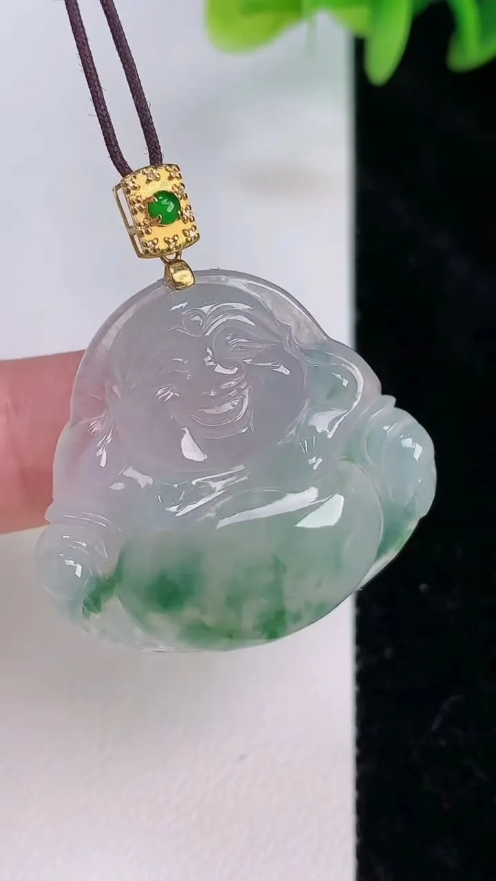 天然A货翡翠种飘花佛公吊坠，尺寸30.3-31.5-5.5，重量:9.12g
7月20日