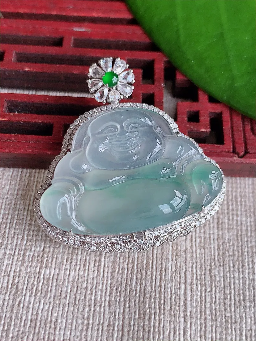 天然A货翡翠18K金伴飘花佛公吊坠尺寸35×34×10.2裸石21.4×31.2m量7.68g 0719